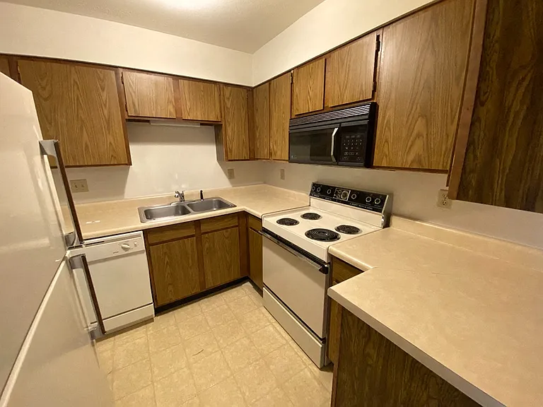 Summit Pointe — Photo 12