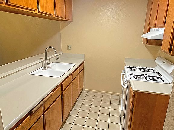 5th image of 2475 Cedar Ave APT M