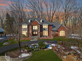 2846 Meadowood Ln, Bloomfield Hills, MI