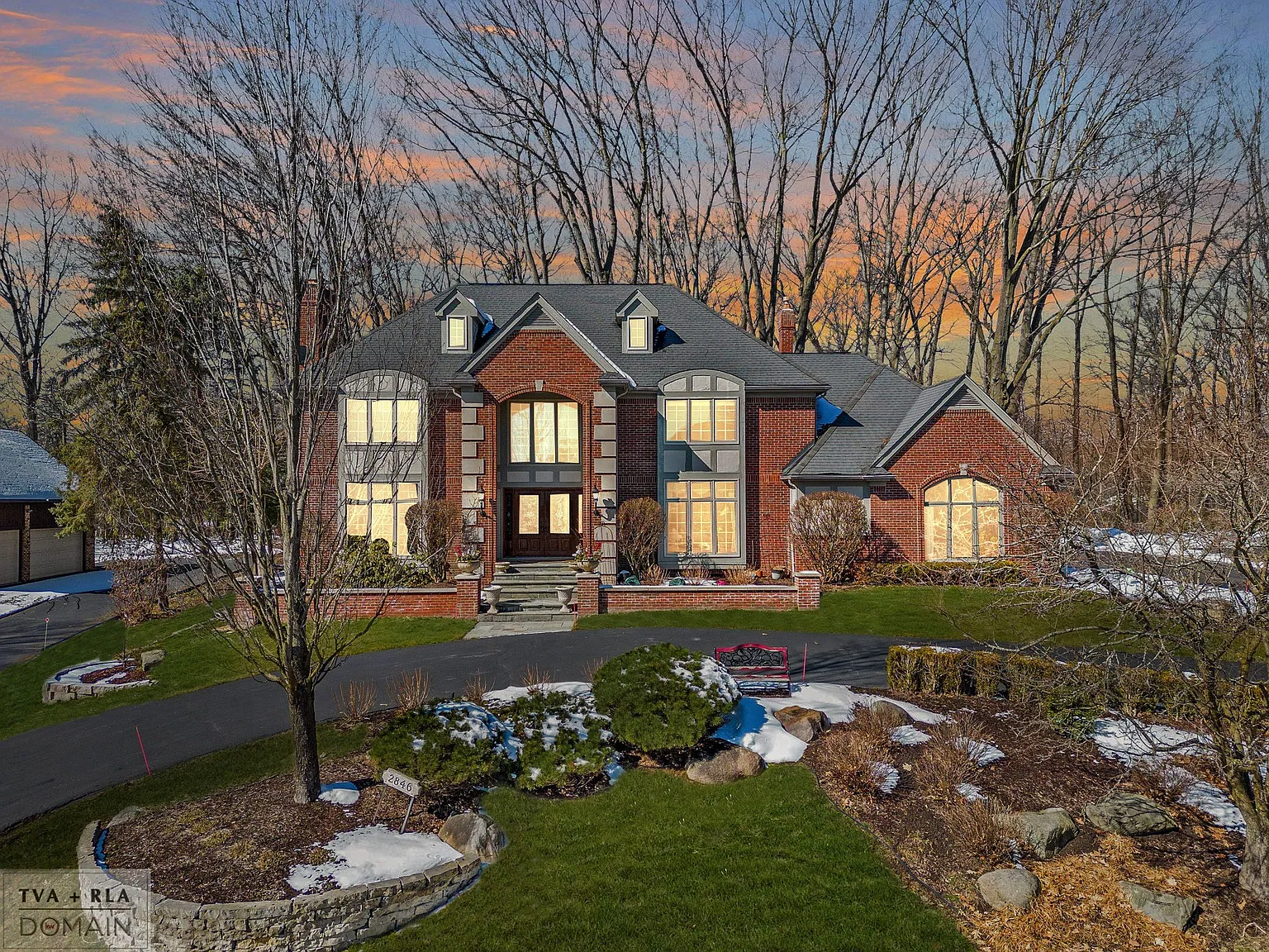 2846 Meadowood Ln photo 1