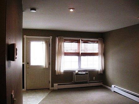 3rd image of 904 Towne House Vlg