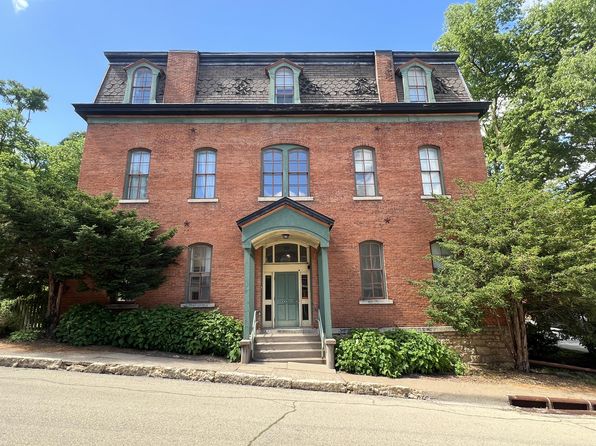 469 Emmett St #22