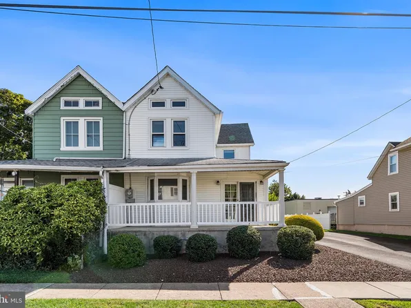 213 Saude Ave, Essington, PA 19029