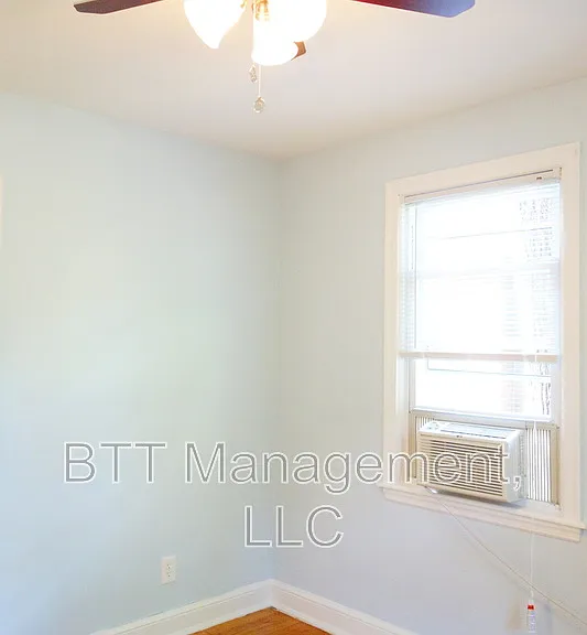 8405 Greenwood Ave #2 — Photo 23
