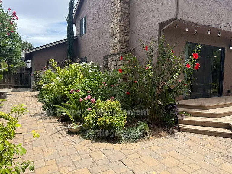 3209 Serra Way — Photo 24