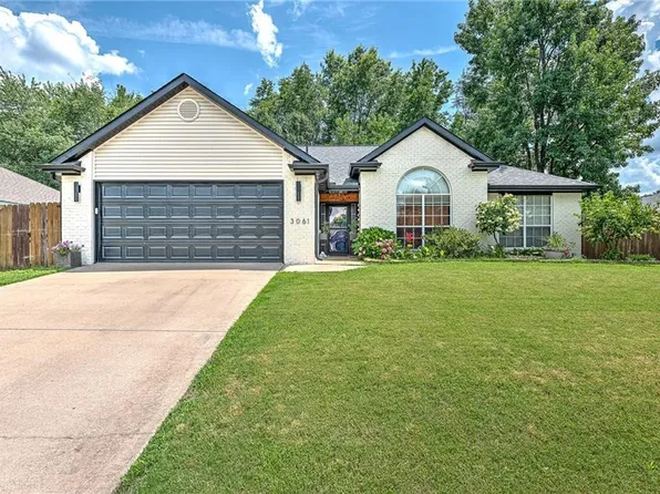 3061 White Oak Pl, Springdale, AR 72762