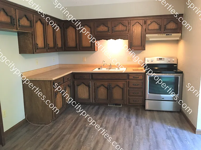 101 W Long Ln — Photo 7