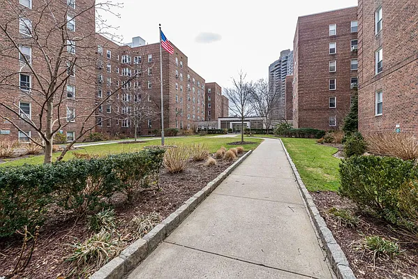 Sold by SBNY RE | media 30