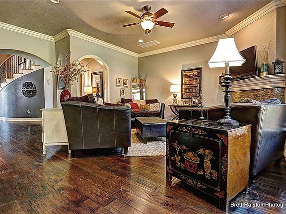 3rd image of 2325 Matterhorn Blvd