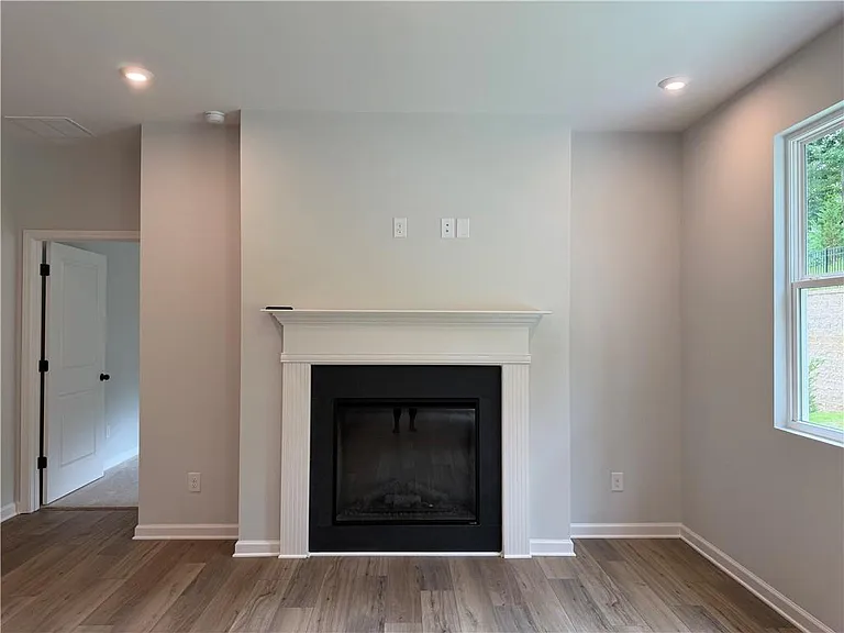 139 Jacobs Hollow St — Photo 10