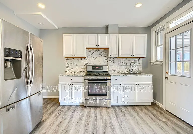 3213 Elmley Ave — Photo 10