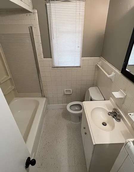 4914 Biscoe Ave — Photo 9