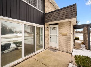 8201 Kennedy Cir Unit 3, Warren, MI 48093