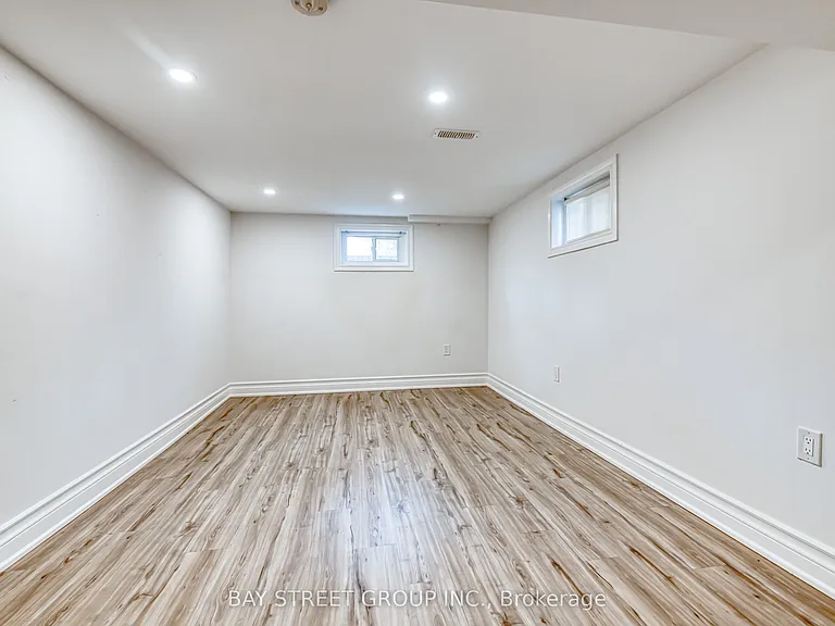 99 Cherrywood Dr #BASEMENT — Photo 17