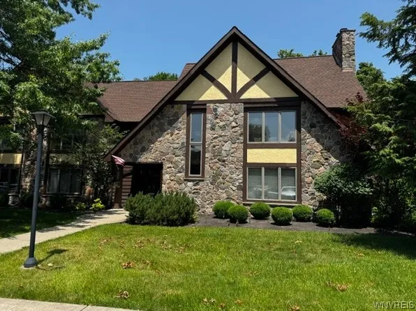 5295 Chestnut Ridge Rd APT H, Orchard Park, NY 14127