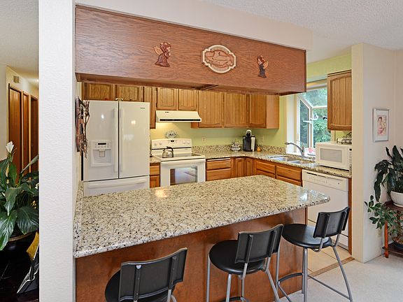 4th image of 26986 Tamsen Ave NW