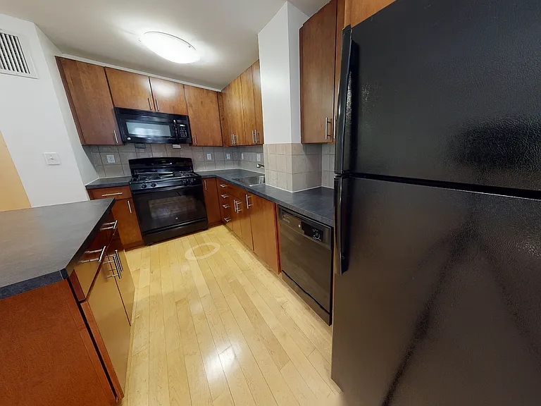 Camelot Ct — Photo 2