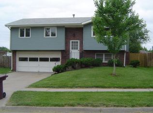 831 W South St, Lincoln, NE 68528