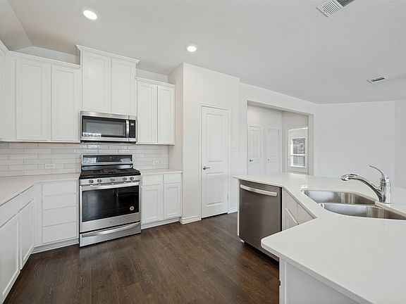 5th image of 10516 Fountain Gate St