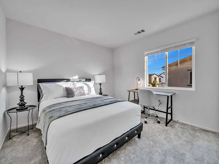 1705 Park Place Ln — Photo 4