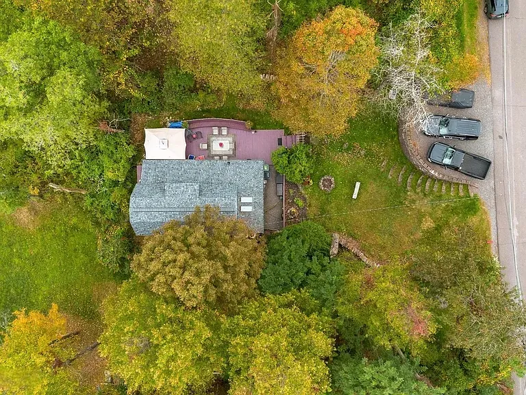10 Lewis Ave — Photo 16
