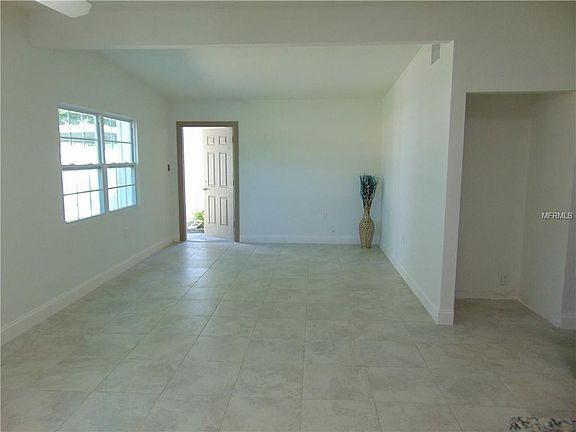 2nd image of 6003 N Clark Ave