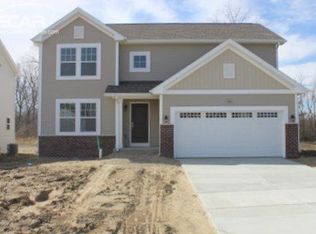 2051 Stillwater Dr, Davison, MI