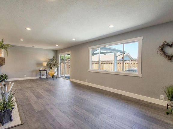 2nd image of 576 Brookfield Dr