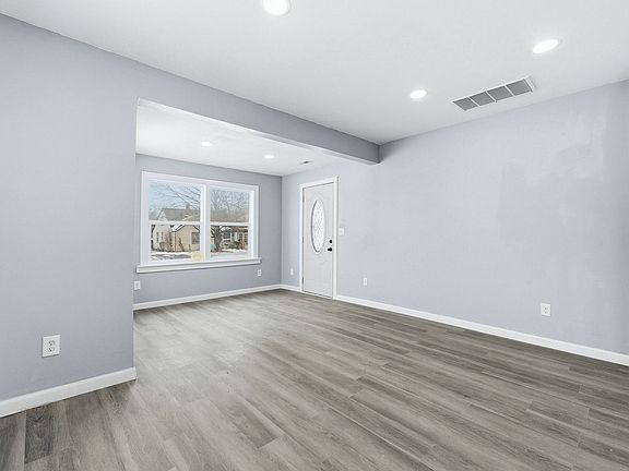 5th image of 3911 Eastway Dr