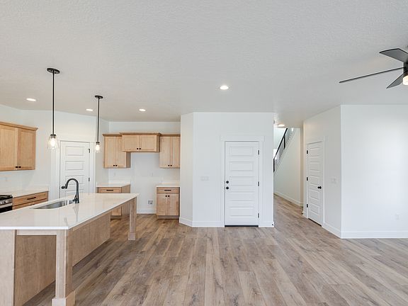 3rd image of 1060 N Canvasback Dr #405