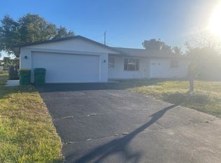 189 Cypress Ave NW, Port Charlotte, FL 33952