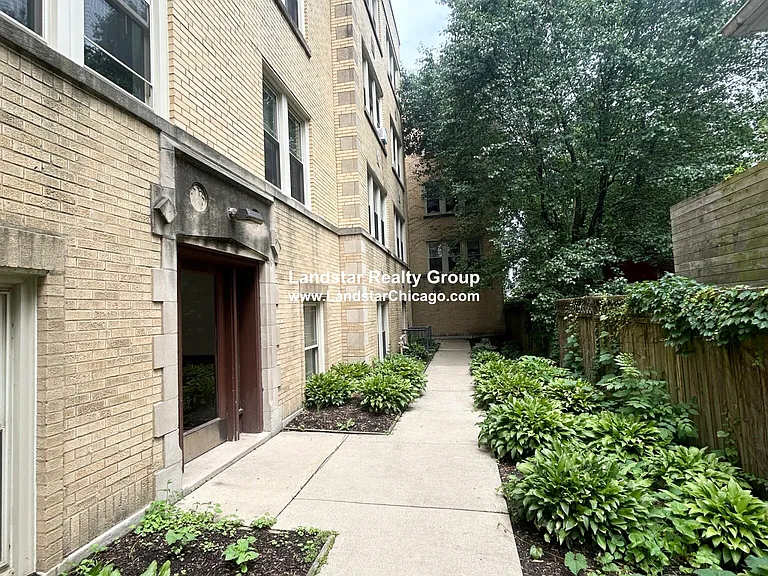 1916 W Lunt Ave #3S — Photo 13