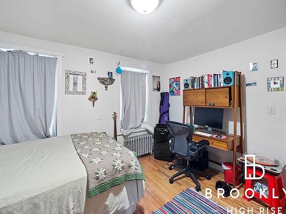 5th image of 603 Van Buren St #1