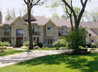 19 Baybrook Ln, Oak Brook, IL 60523