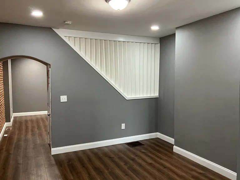 2519 W Fairmount Ave — Photo 26