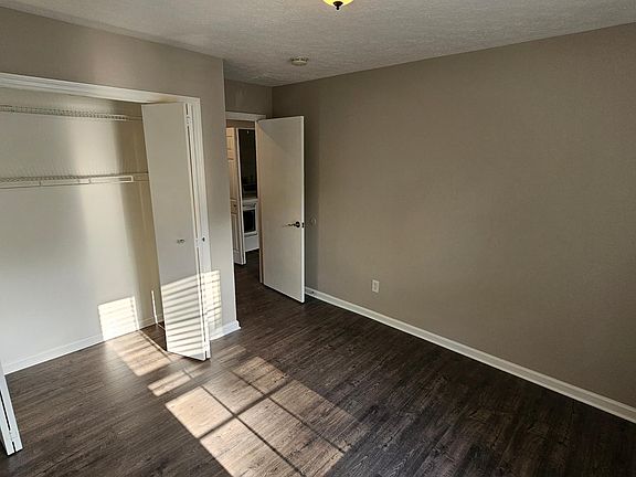 5th image of 407 Reigh Ct