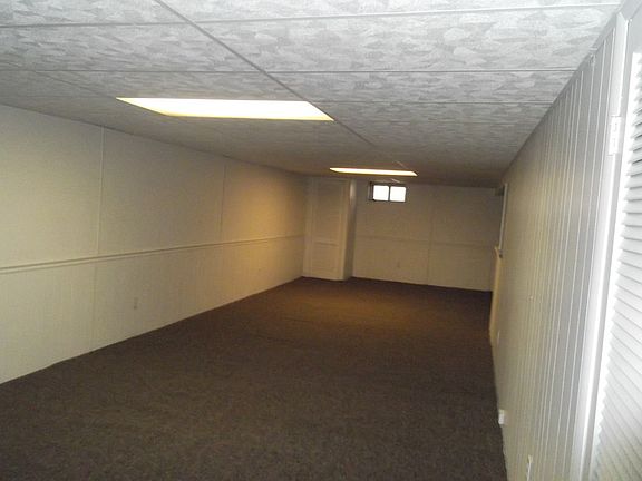 4th image of 915 Broadhead Ln