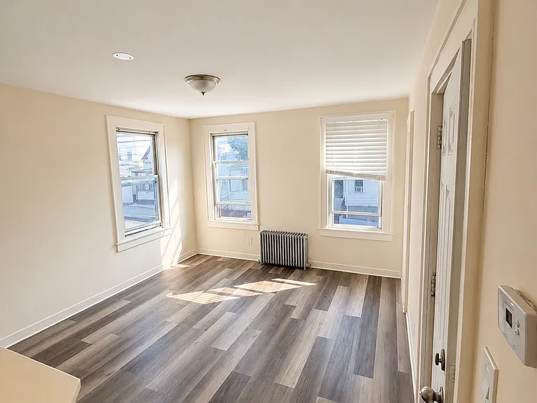 7 Brown Ave #2 — Photo 4