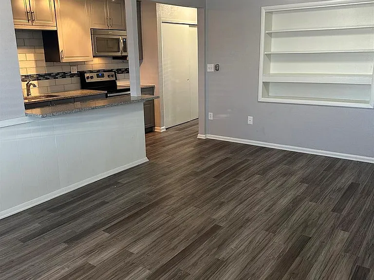 Winona Apartments — Photo 8