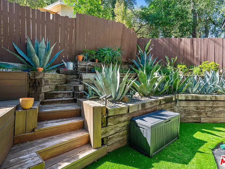 20402 Paradise Ln — Photo 36
