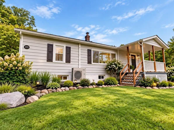 171 Bluestone Blvd, Matamoras, PA 18336