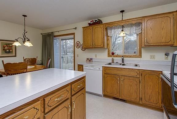 5th image of 1562 9th Street Cir SE