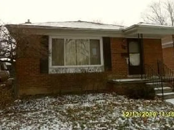 69 Elmsford Ave, Clawson, MI 48017