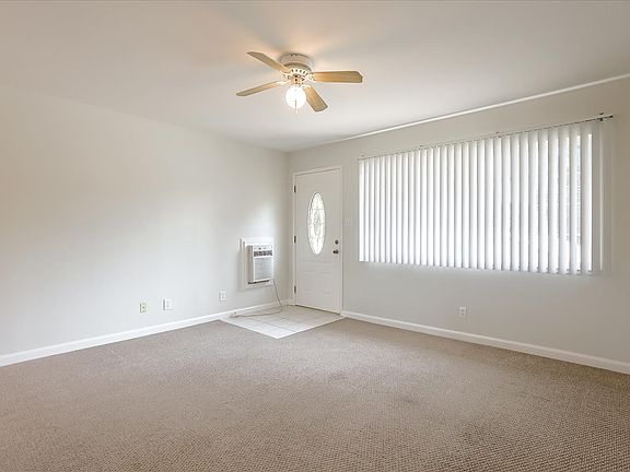 4th image of 499 S Pastoria Ave #499