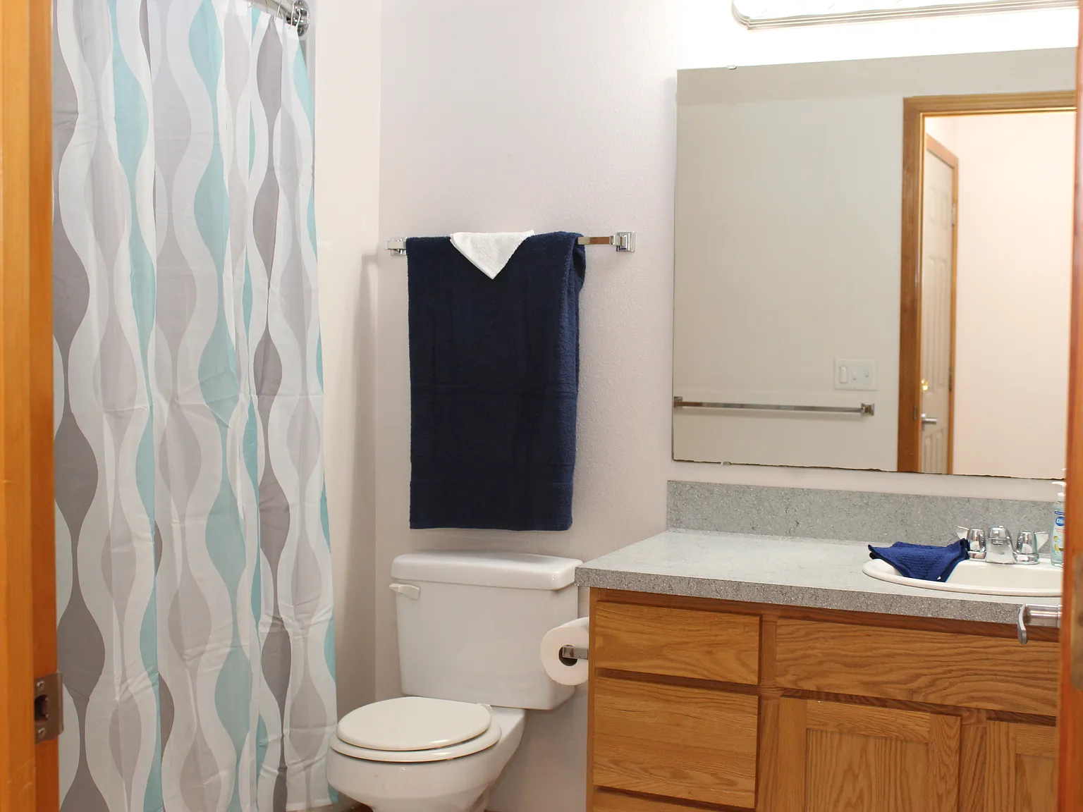 Main Place II — Photo 3