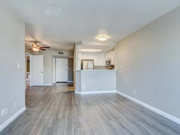 Laurel Villa — Photo 5