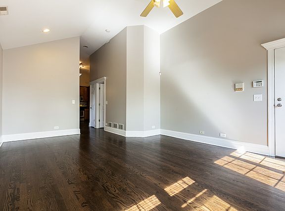 4th image of 4616 S Langley Ave #3