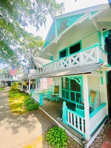 8 Wesleyan Grv, Oak Bluffs, MA, 02557