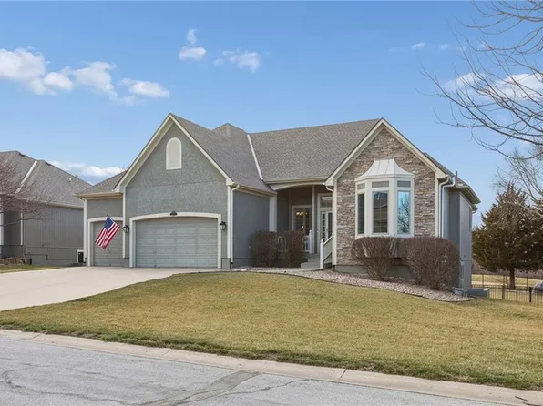 15002 S Glen Eyrie St, Olathe, KS 66061