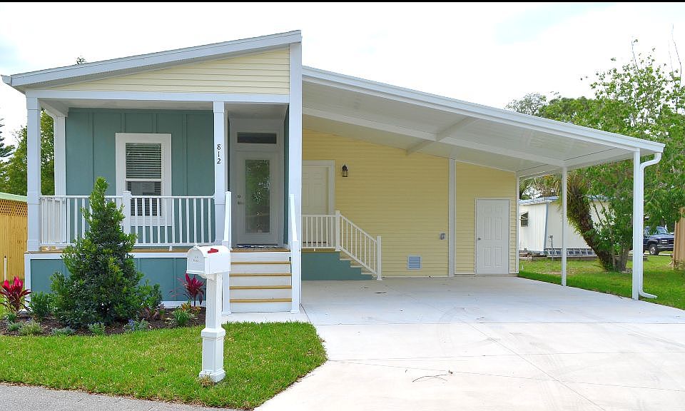 1st image of 812 Sabal Palm Dr